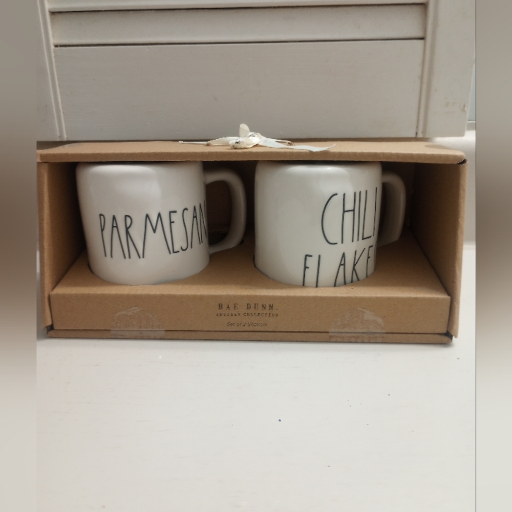 Rae Dunn Parmesan And Chili Flakes Mug Set NWT